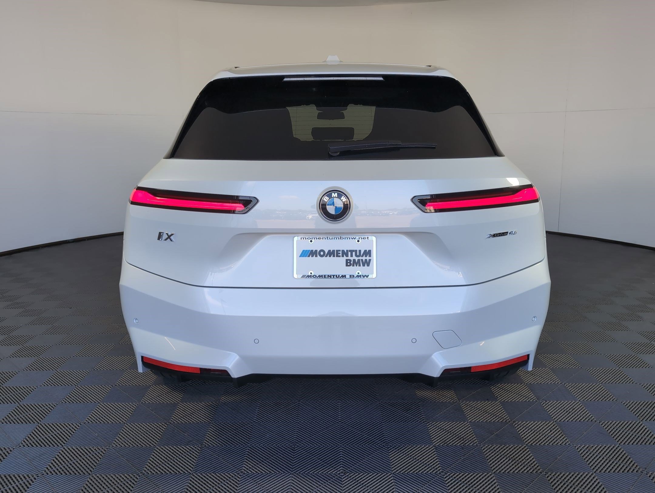 Used 2026 BMW iX xDrive45 image 8