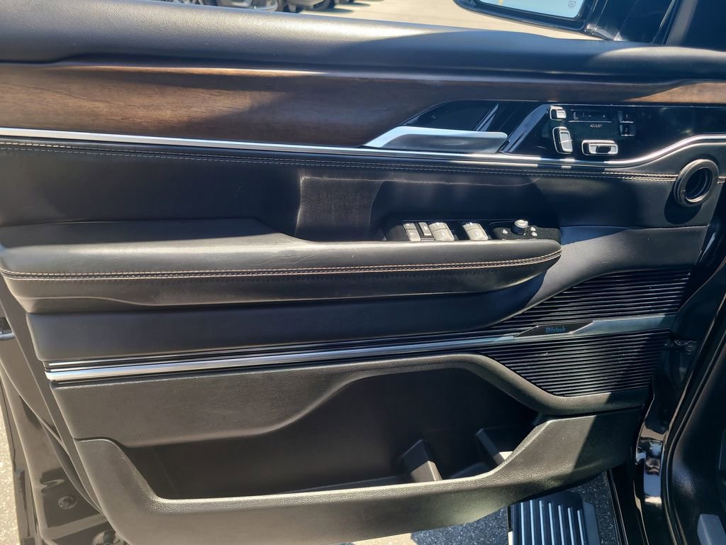 Used 2024 Jeep Grand Wagoneer L 4WD image 16