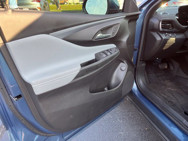 Used 2025 Buick Envista Preferred w/ Convenience I Package FWD image 5