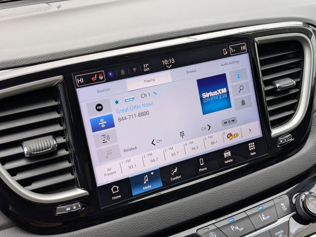 Used 2025 Chrysler Pacifica Select image 21