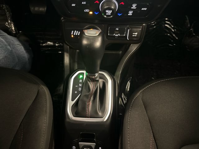 Used 2023 Jeep Renegade Trailhawk AWD/4WD image 21