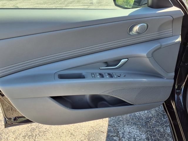 Used 2025 Hyundai Elantra SEL FWD image 48