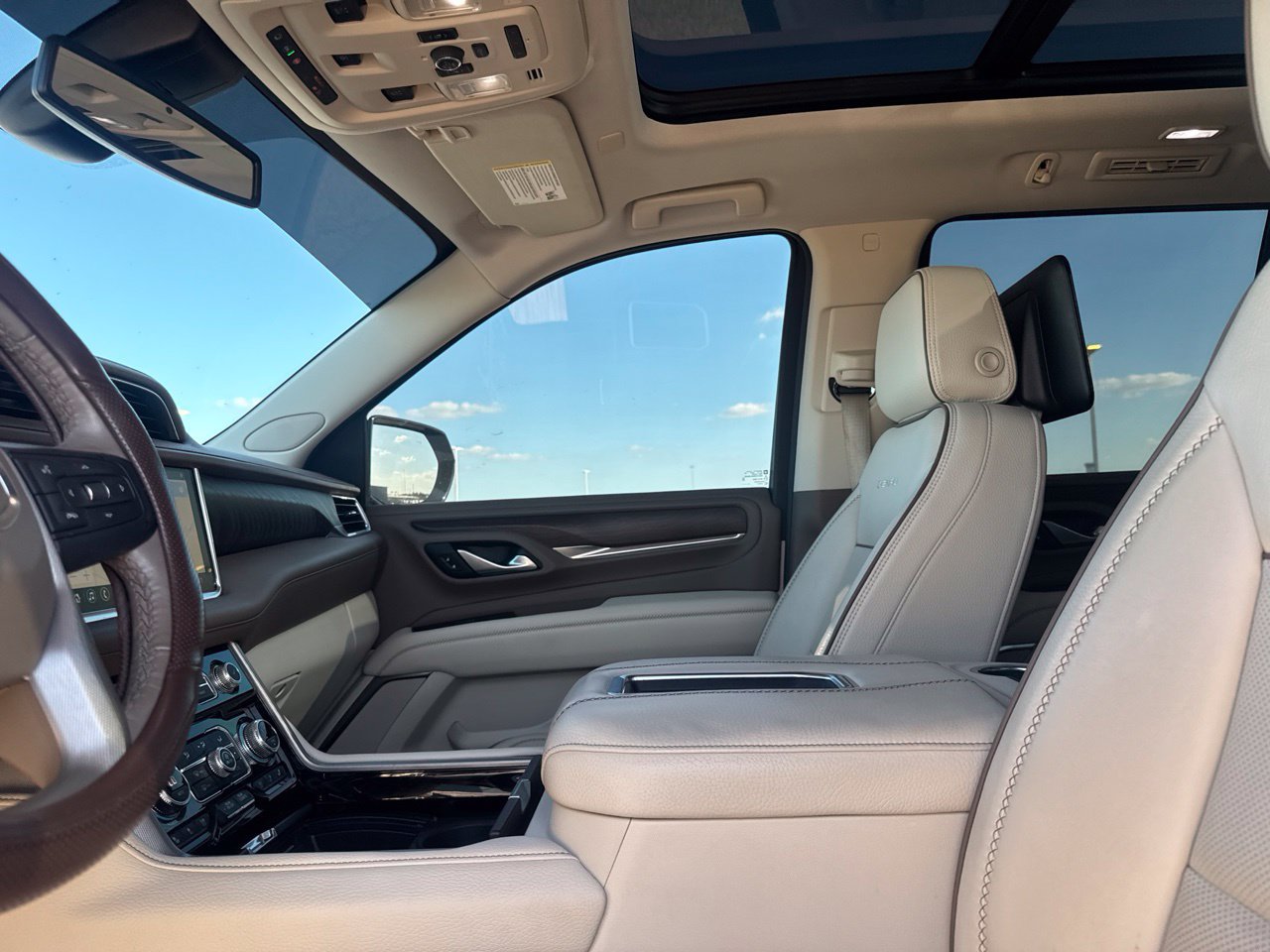 Used 2021 GMC Yukon Denali w/ LPO, Illumination Package AWD/4WD image 51