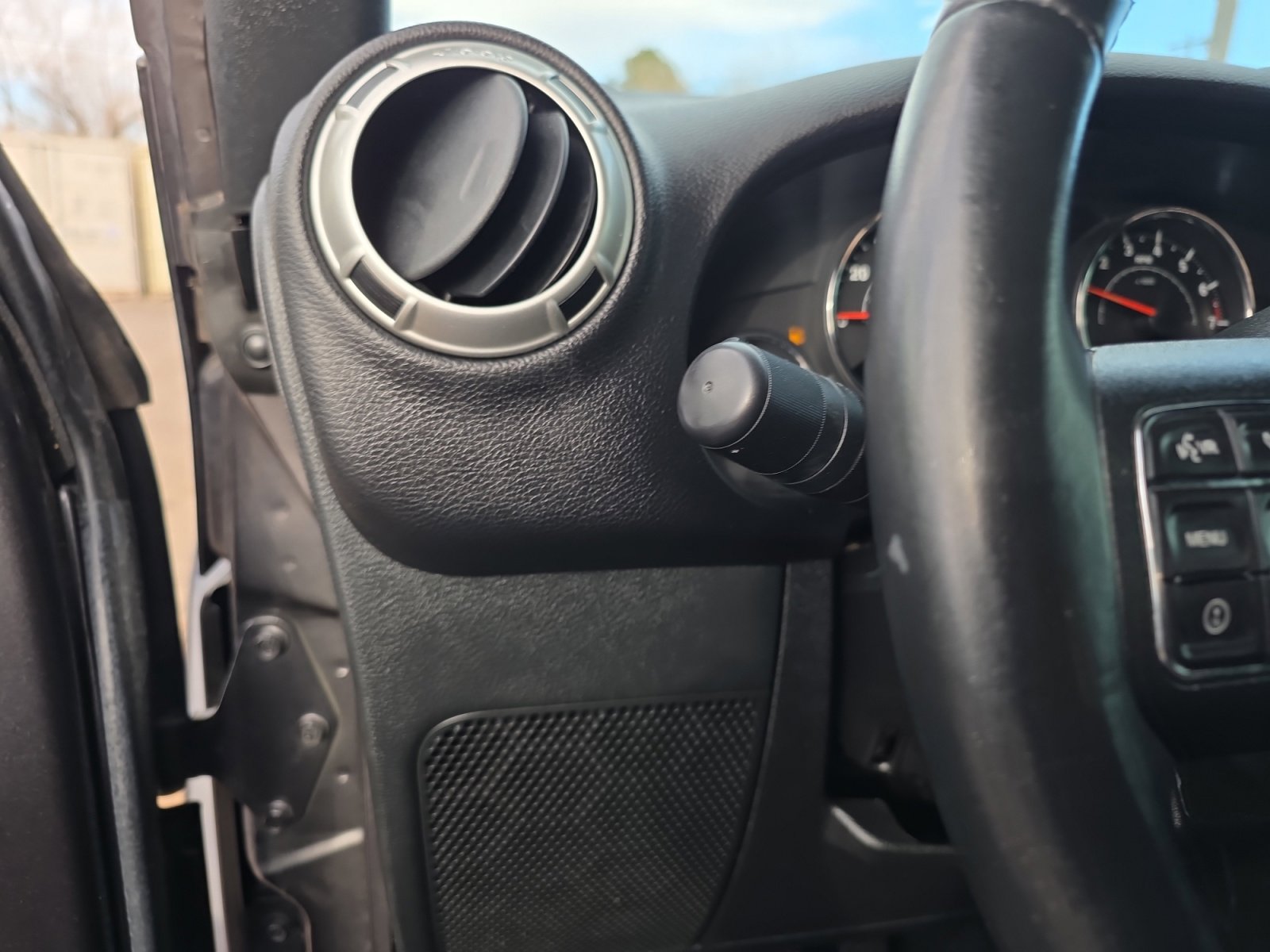 Used 2017 Jeep Wrangler Sahara w/ Connectivity Group image 24