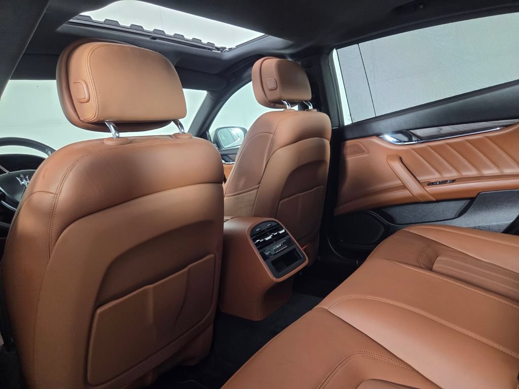 Used 2023 Maserati Quattroporte GT RWD image 25