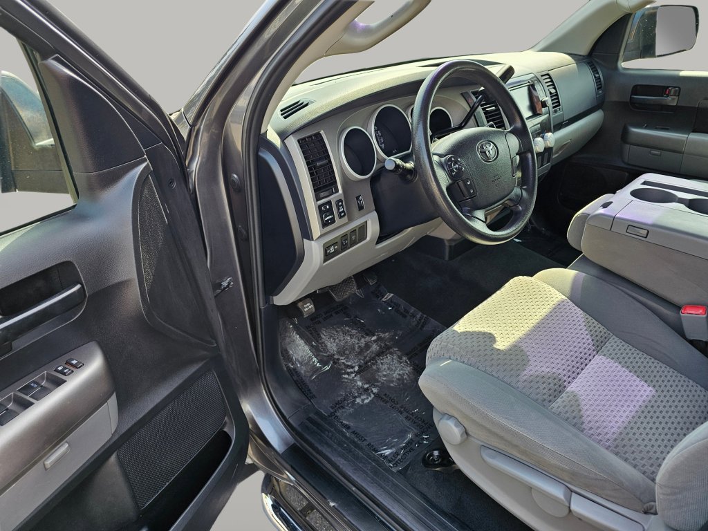 Used 2013 Toyota Tundra 4x4 CrewMax w/ Tow Pkg image 18