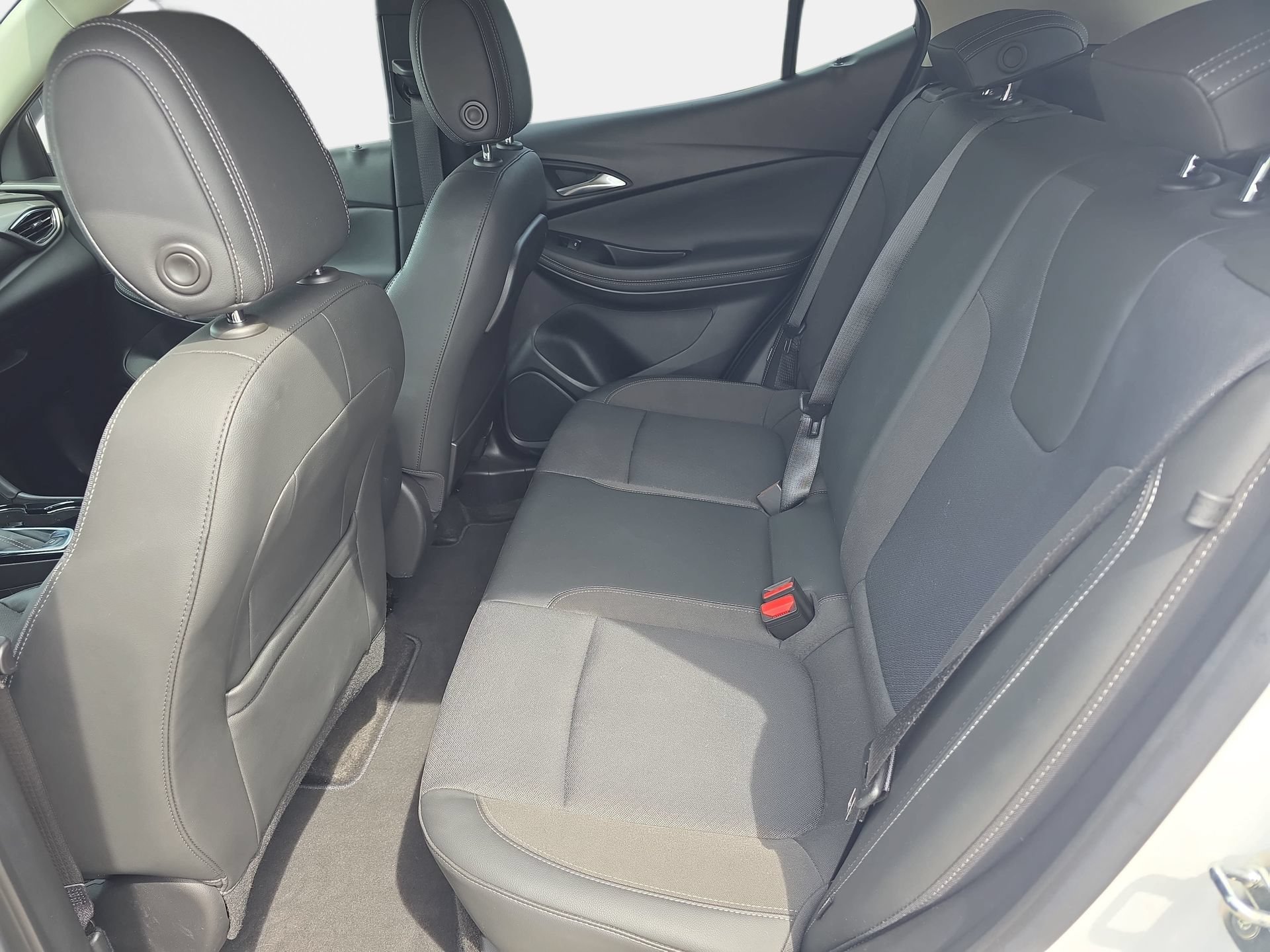 Used 2023 Buick Encore GX Preferred w/ Cold Weather Comfort Package FWD image 13