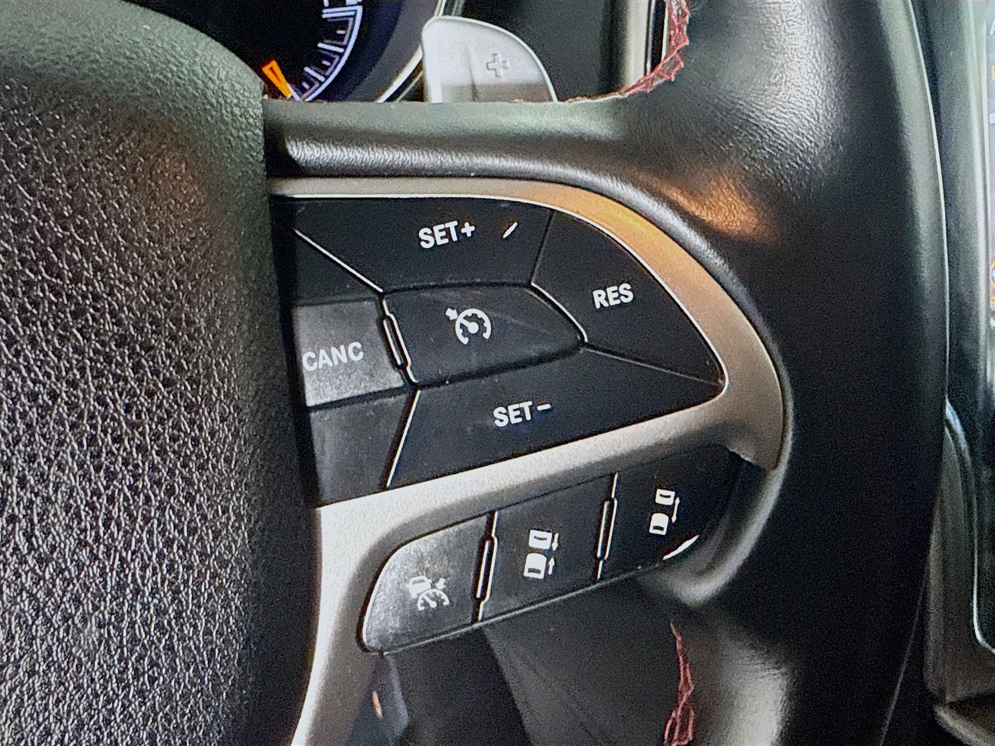 Used 2018 Jeep Grand Cherokee Trailhawk w/ Trailhawk Luxury Group image 15