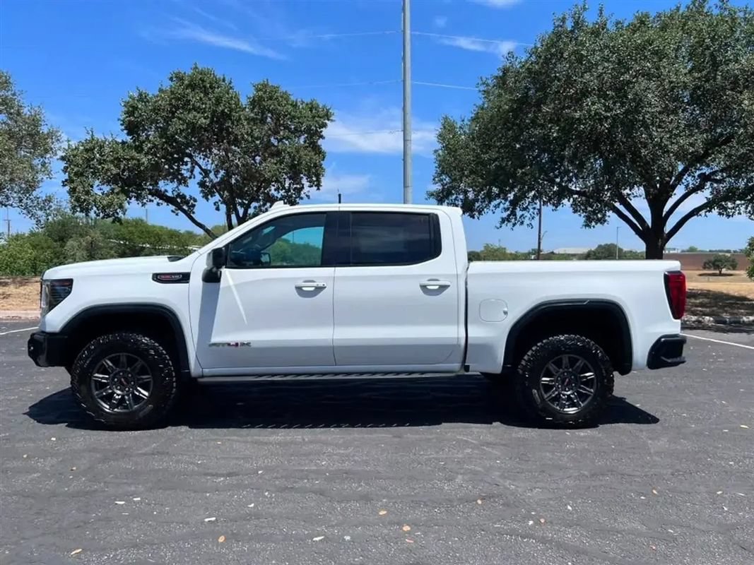 Used 2024 GMC Sierra 1500 AT4X AWD/4WD image 4