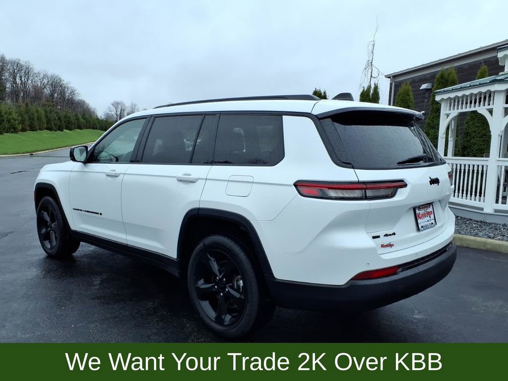 Used 2021 Jeep Grand Cherokee L Laredo image 3