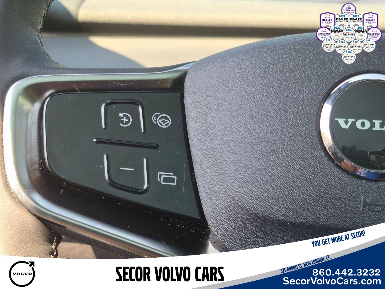 Used 2025 Volvo EX30 Plus w/ Protection Package Premier AWD/4WD image 17