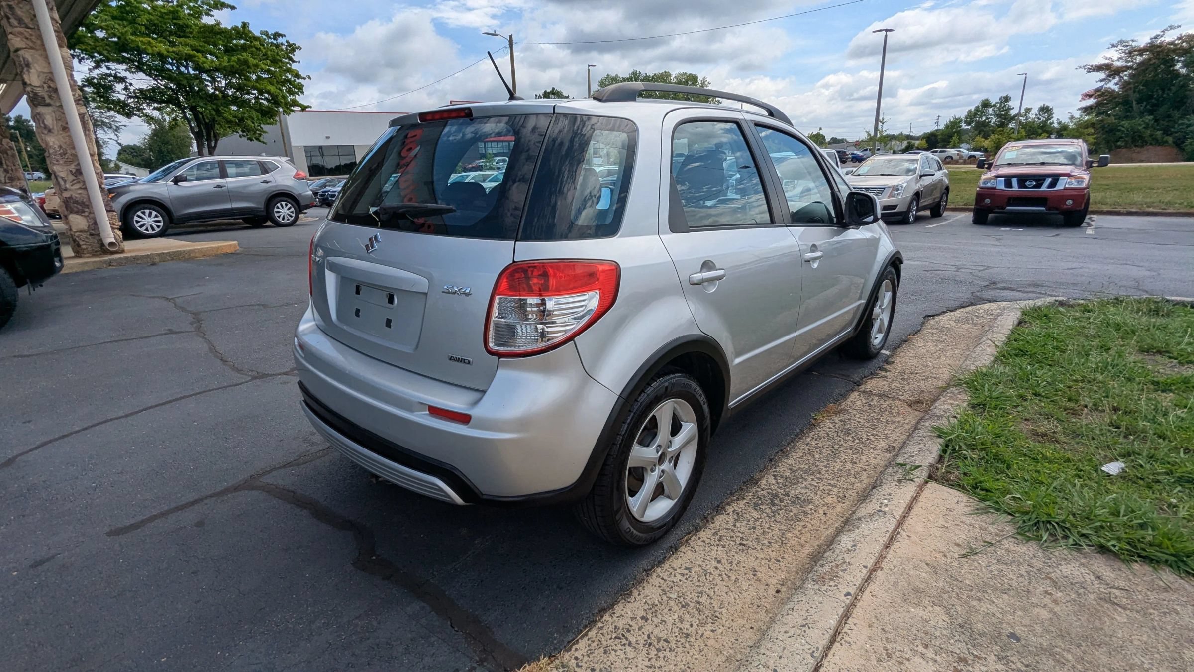 Used 2008 Suzuki SX4 AWD Hatchback image 7