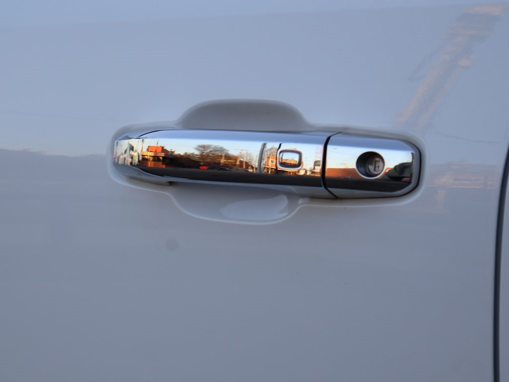 Used 2023 GMC Canyon Denali image 21