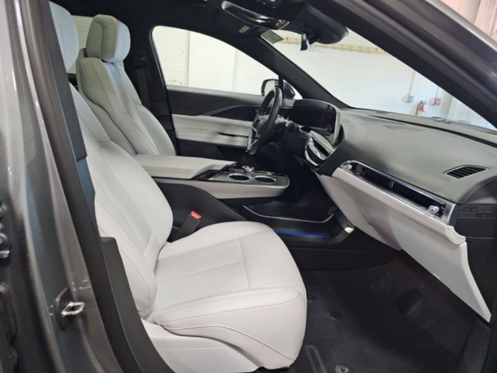 Used 2024 Cadillac Lyriq Luxury w/ LPO, Floor Liner Package image 9