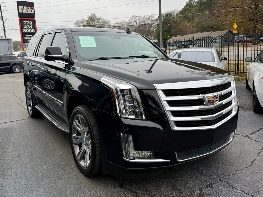 Used 2016 Cadillac Escalade Luxury image 3