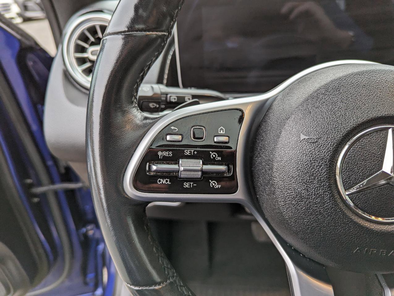 Used 2020 Mercedes-Benz GLB 250 4MATIC image 17