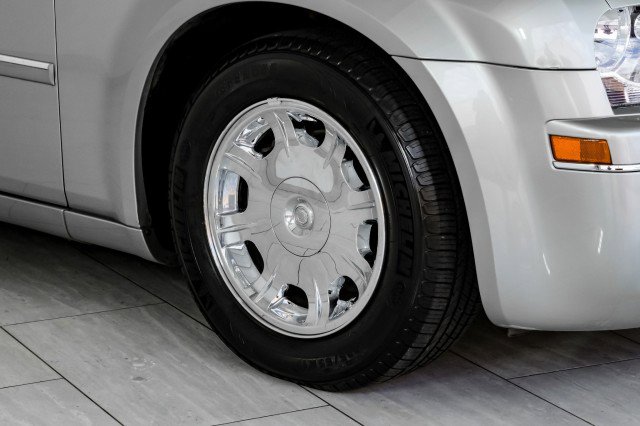 Used 2006 Chrysler 300 Touring image 53