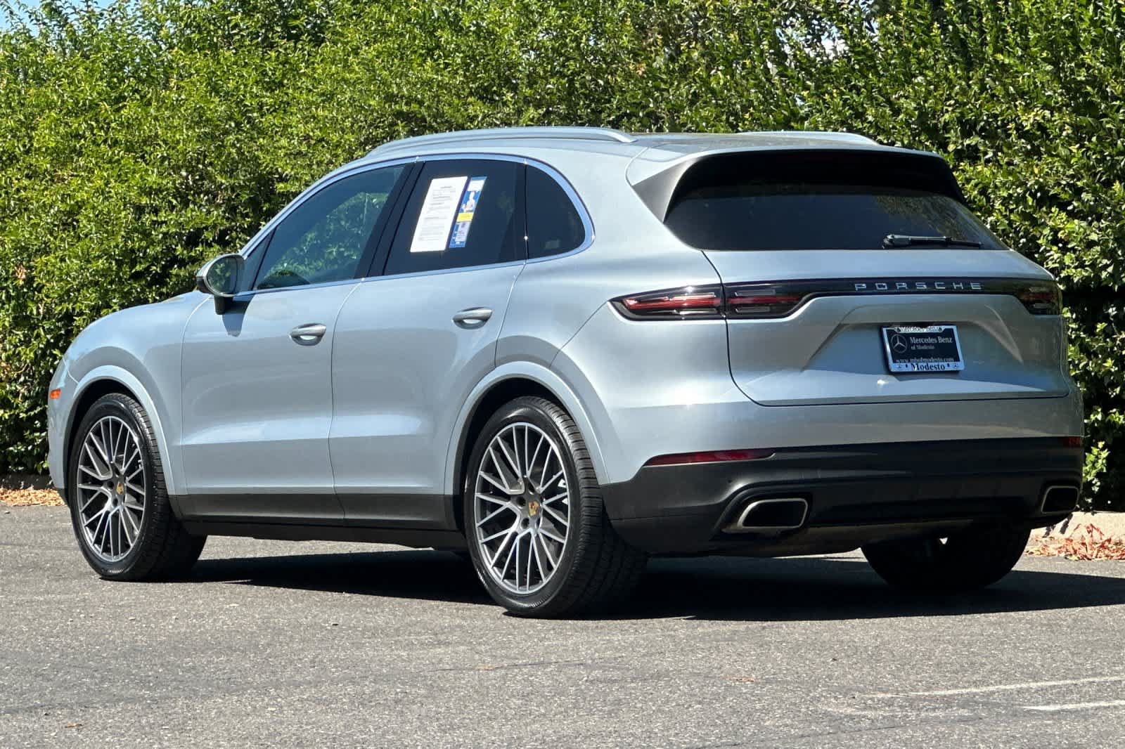 Used 2023 Porsche Cayenne Platinum Edition AWD/4WD image 5