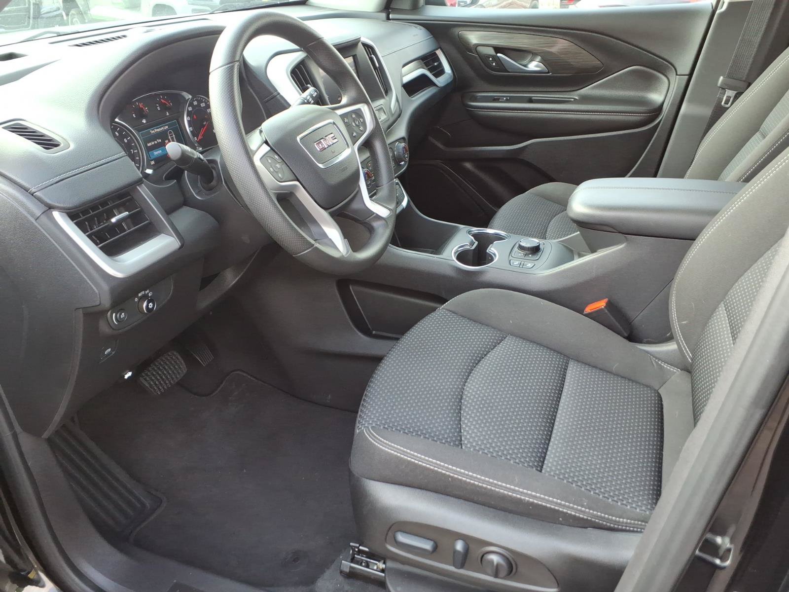 Used 2022 GMC Terrain SLE w/ Driver Convenience Package FWD image 11