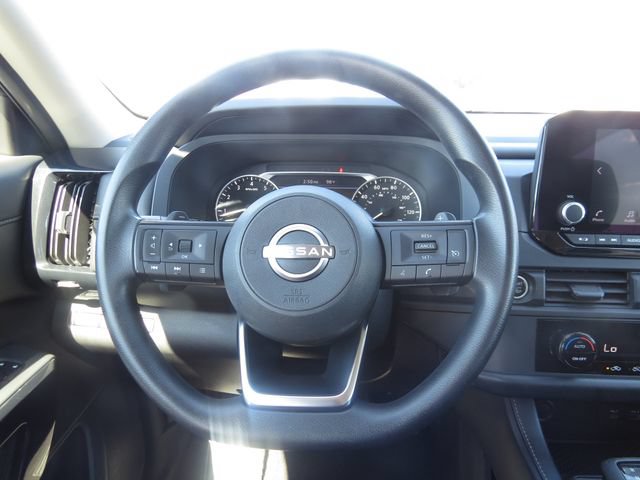 Used 2023 Nissan Pathfinder S AWD/4WD image 18
