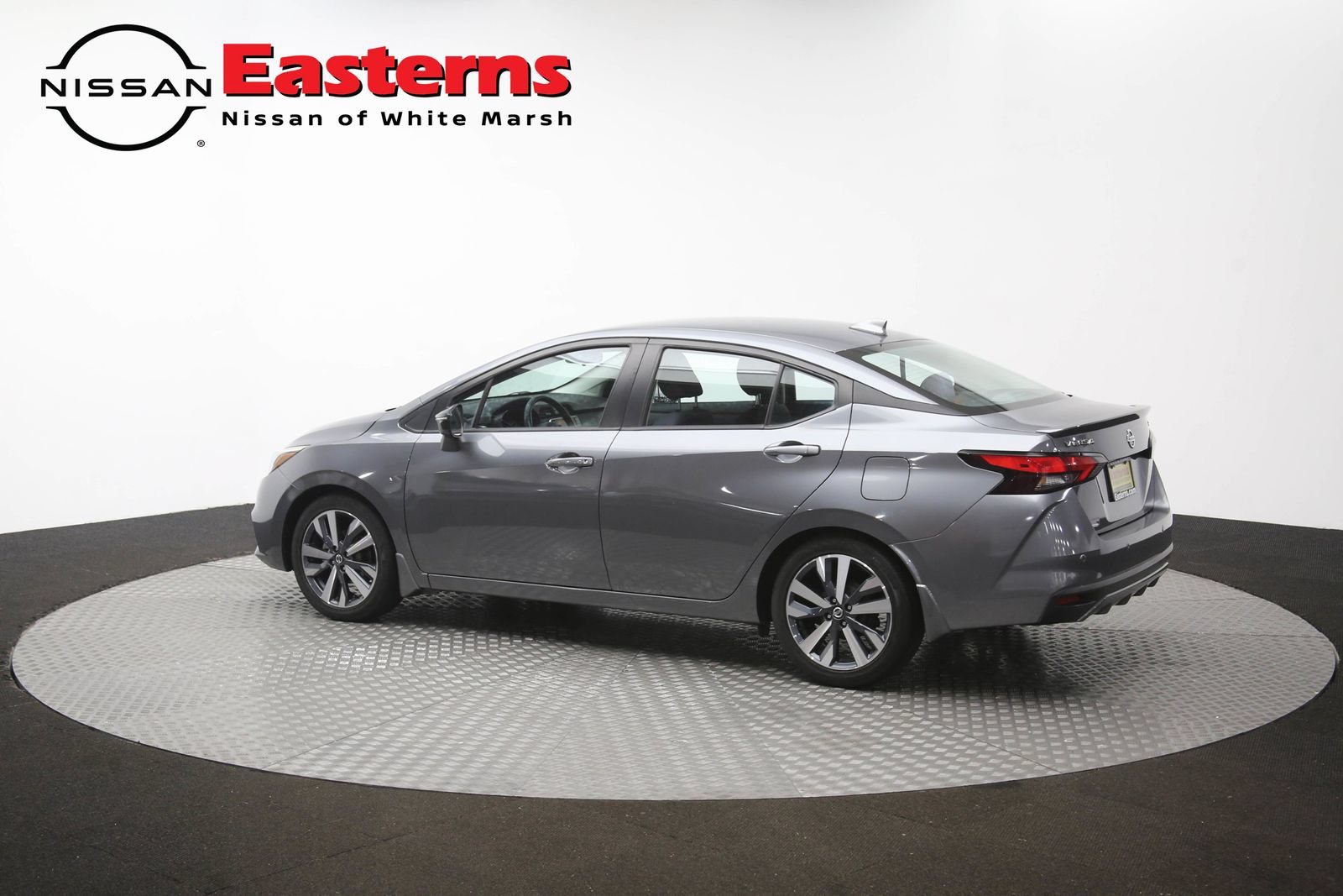 Used 2021 Nissan Versa SR FWD image 61