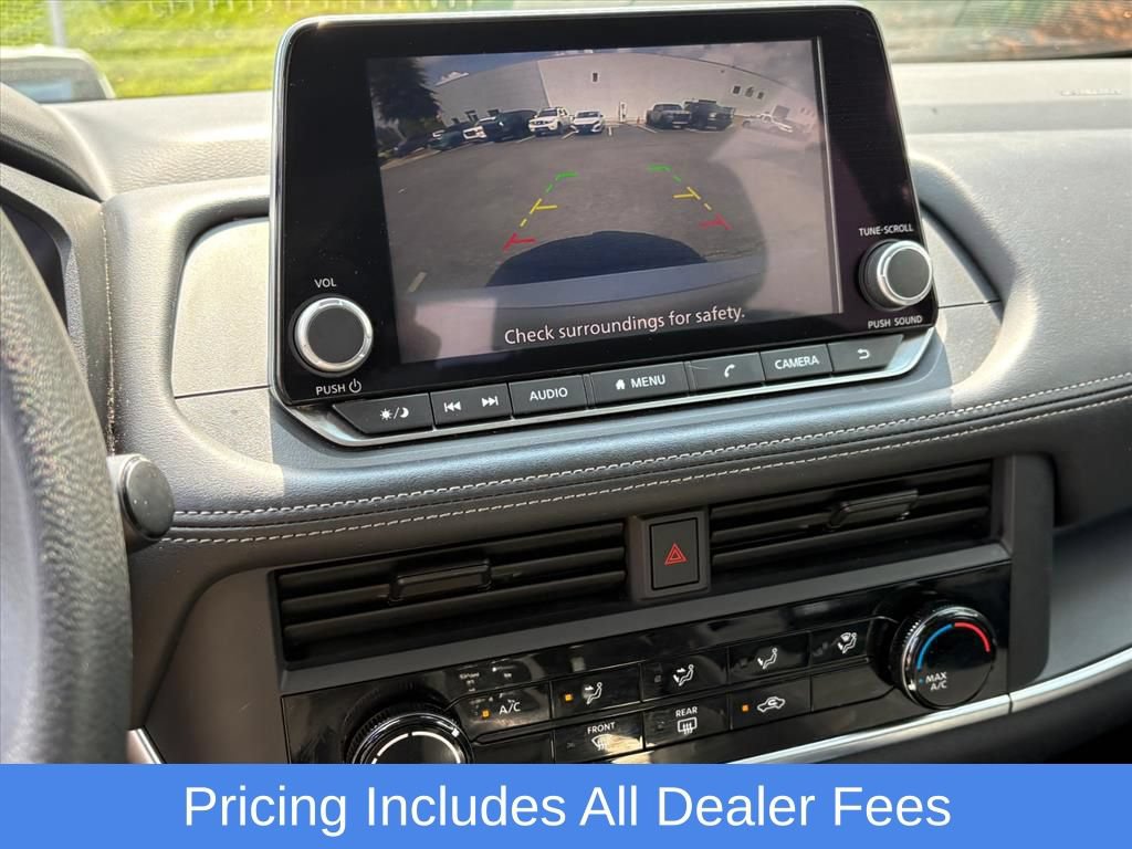 Used 2024 Nissan Rogue S AWD/4WD image 11
