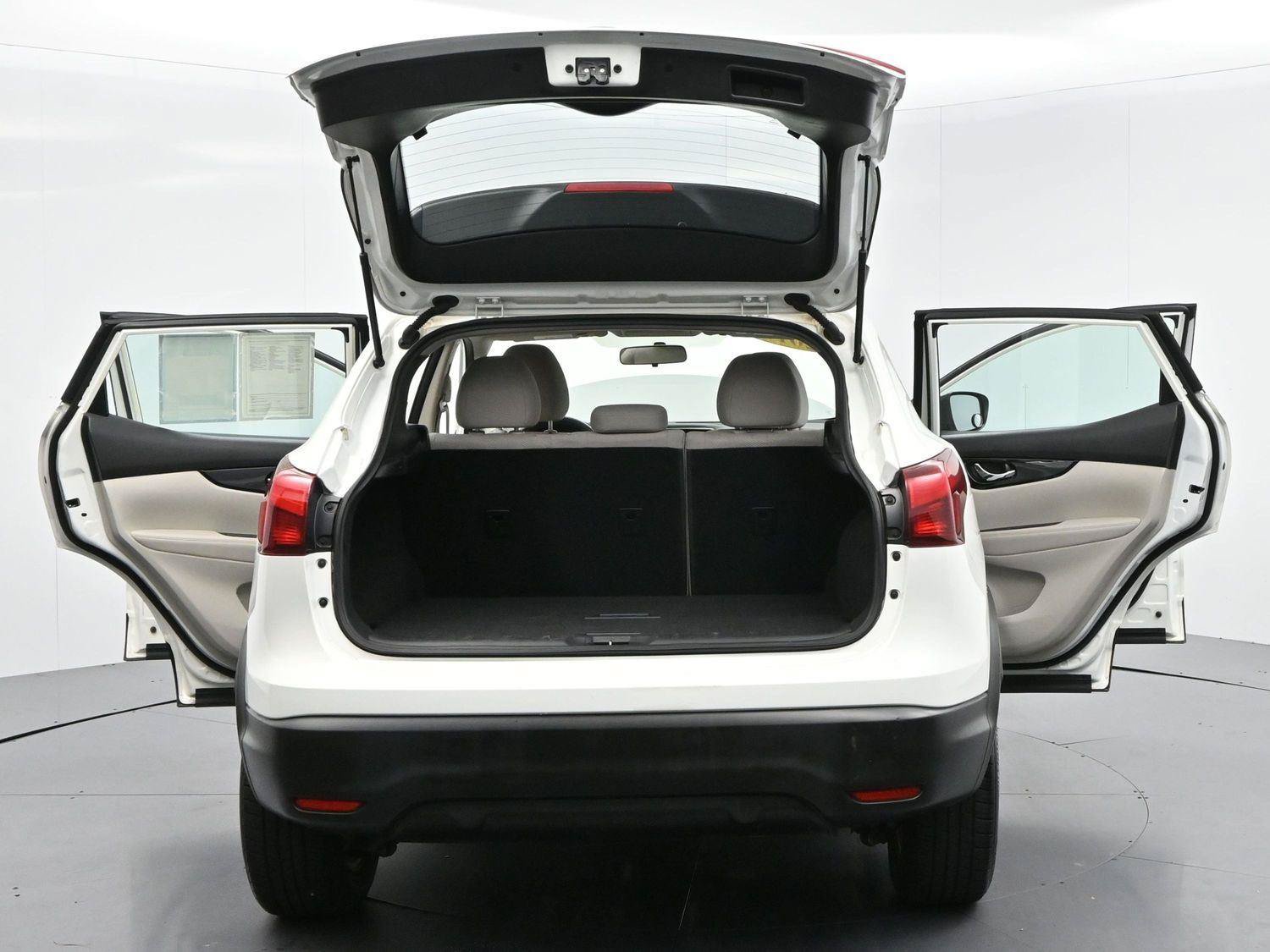 Used 2017 Nissan Rogue Sport SV FWD image 41