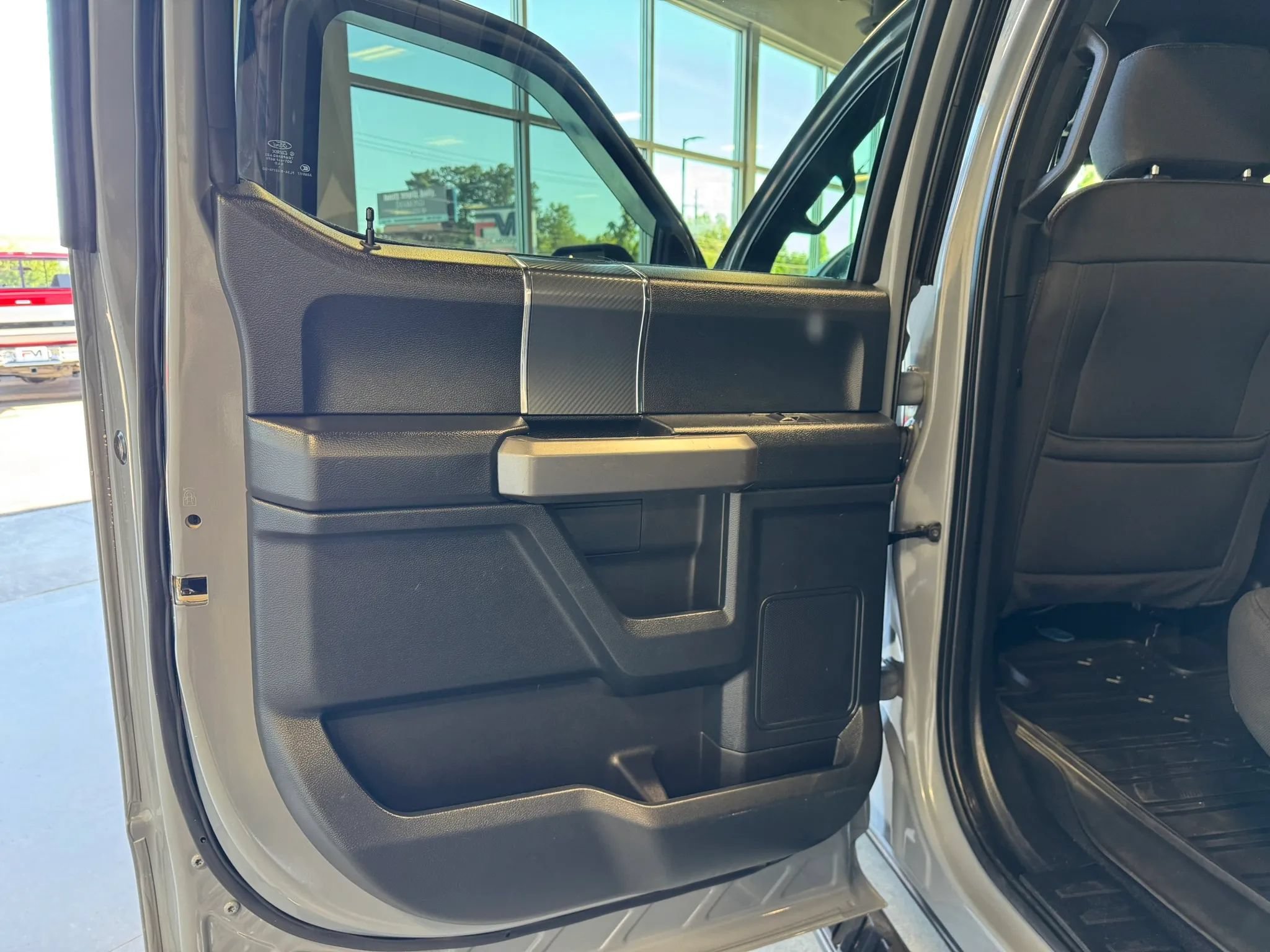 Used 2020 Ford F150 XLT w/ Equipment Group 302A Luxury AWD/4WD image 21