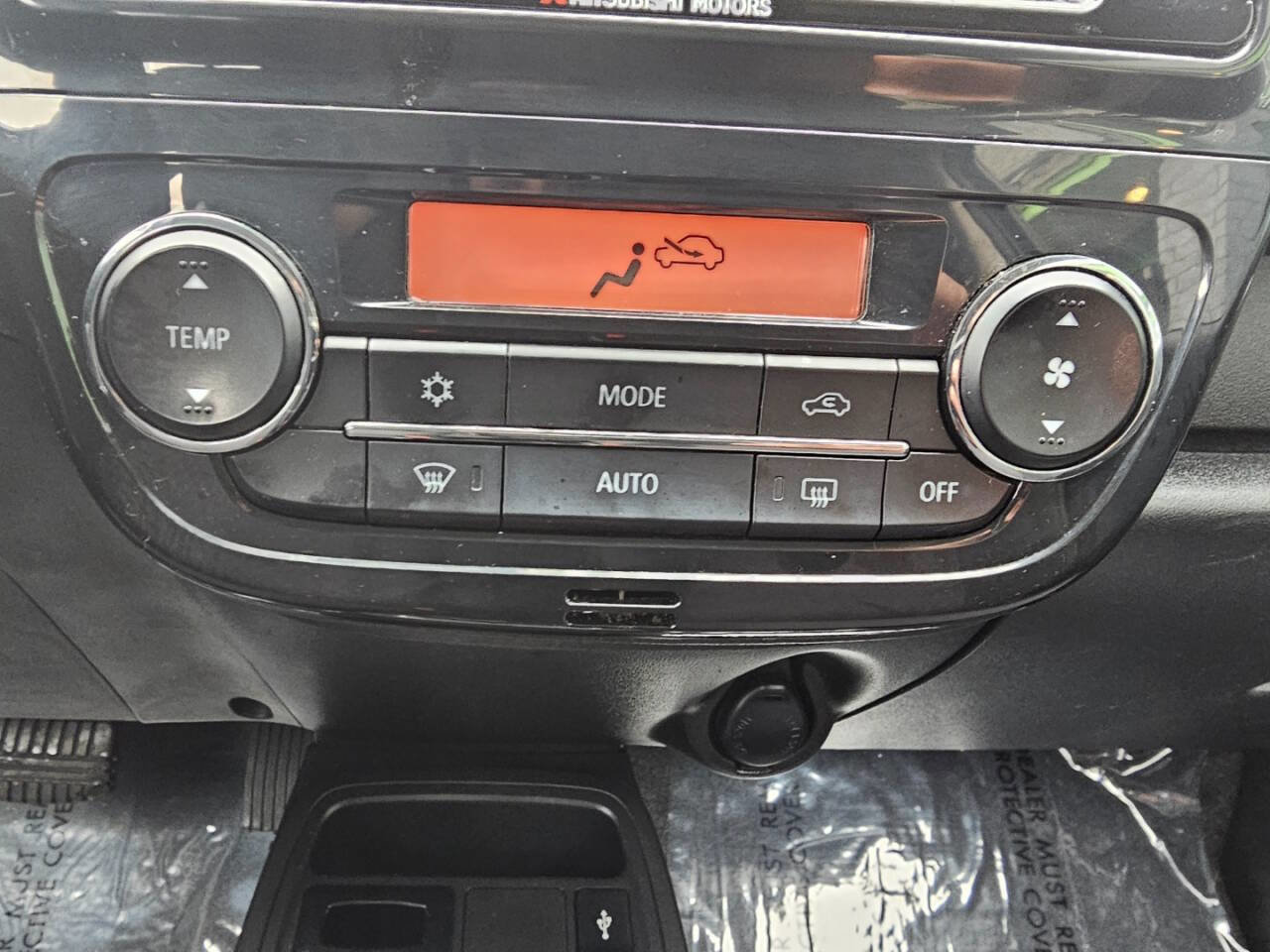 Used 2018 Mitsubishi Mirage SE image 32