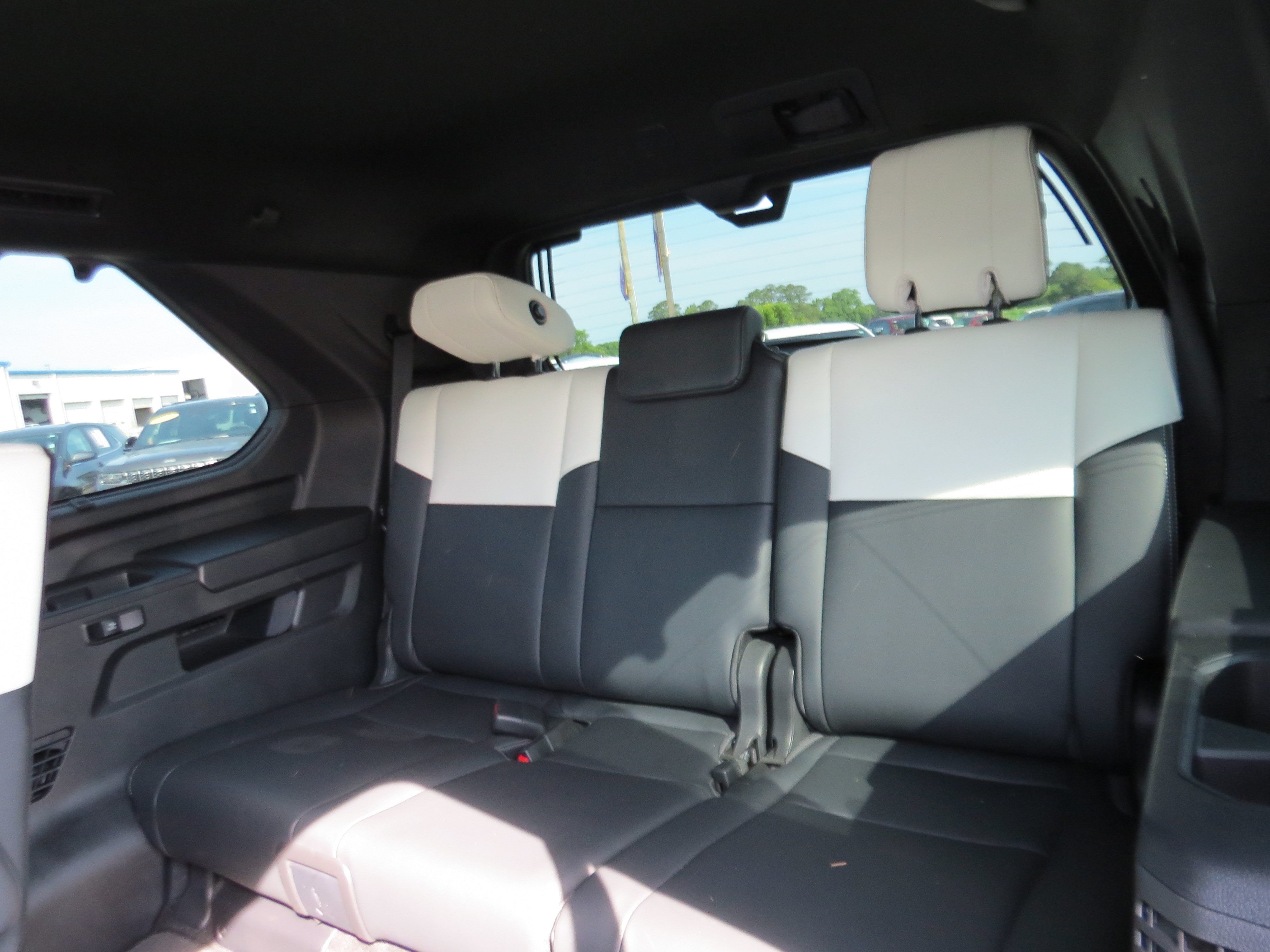 Used 2025 Toyota Sequoia Capstone AWD/4WD image 12