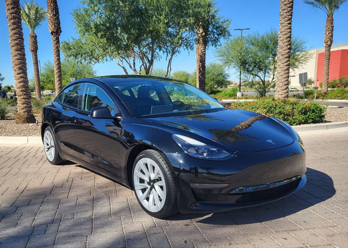 Used 2022 Tesla Model 3 Standard Range image 1