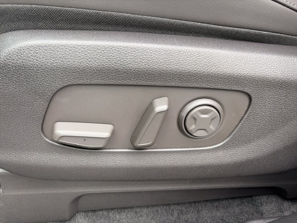 New 2027 Kia Carnival EX FWD image 15