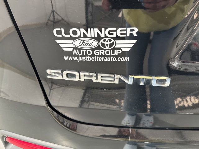 Used 2017 Kia Sorento LX w/ LX Convenience Package image 9
