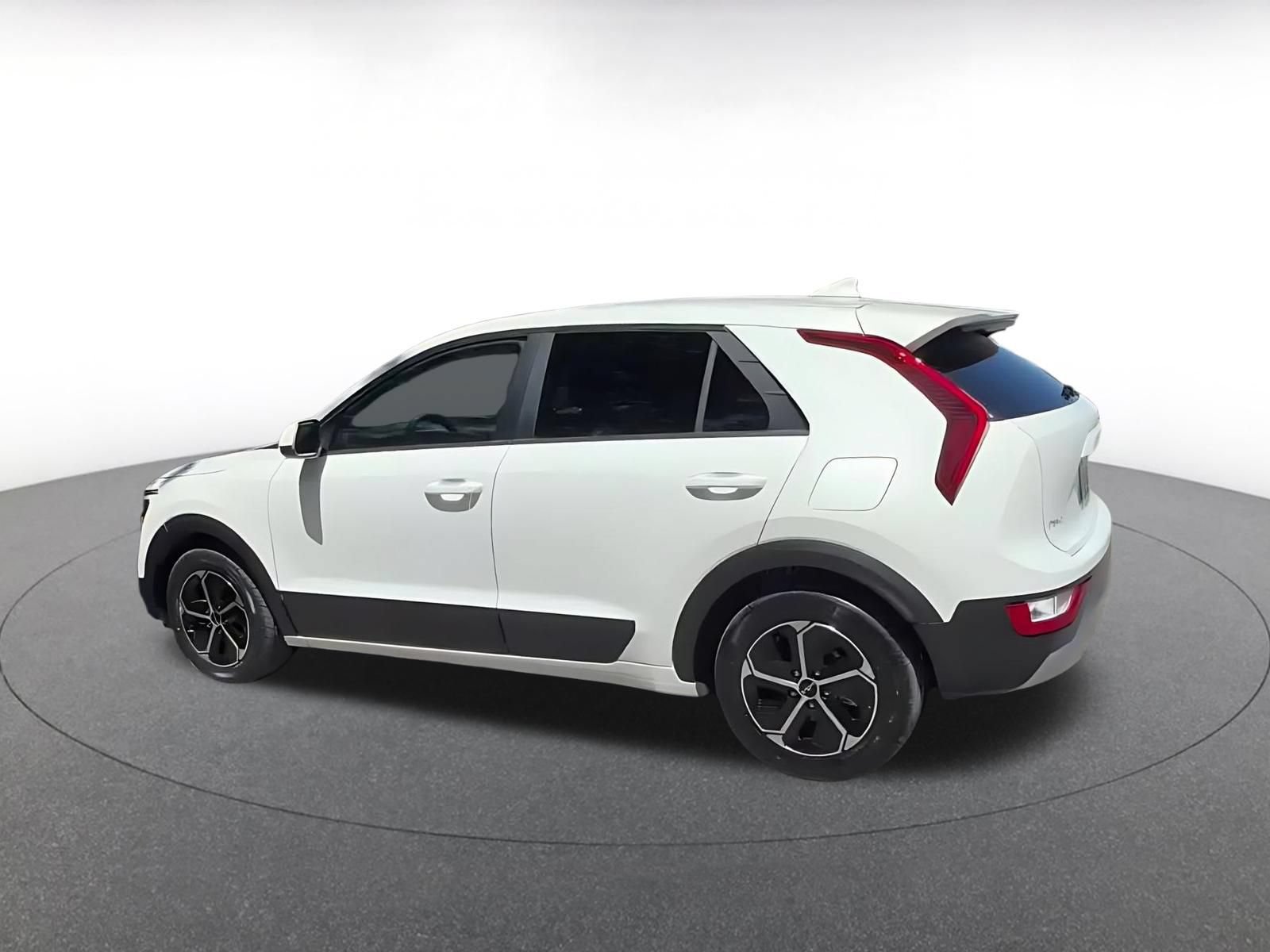 Used 2026 Kia Niro LX FWD image 10