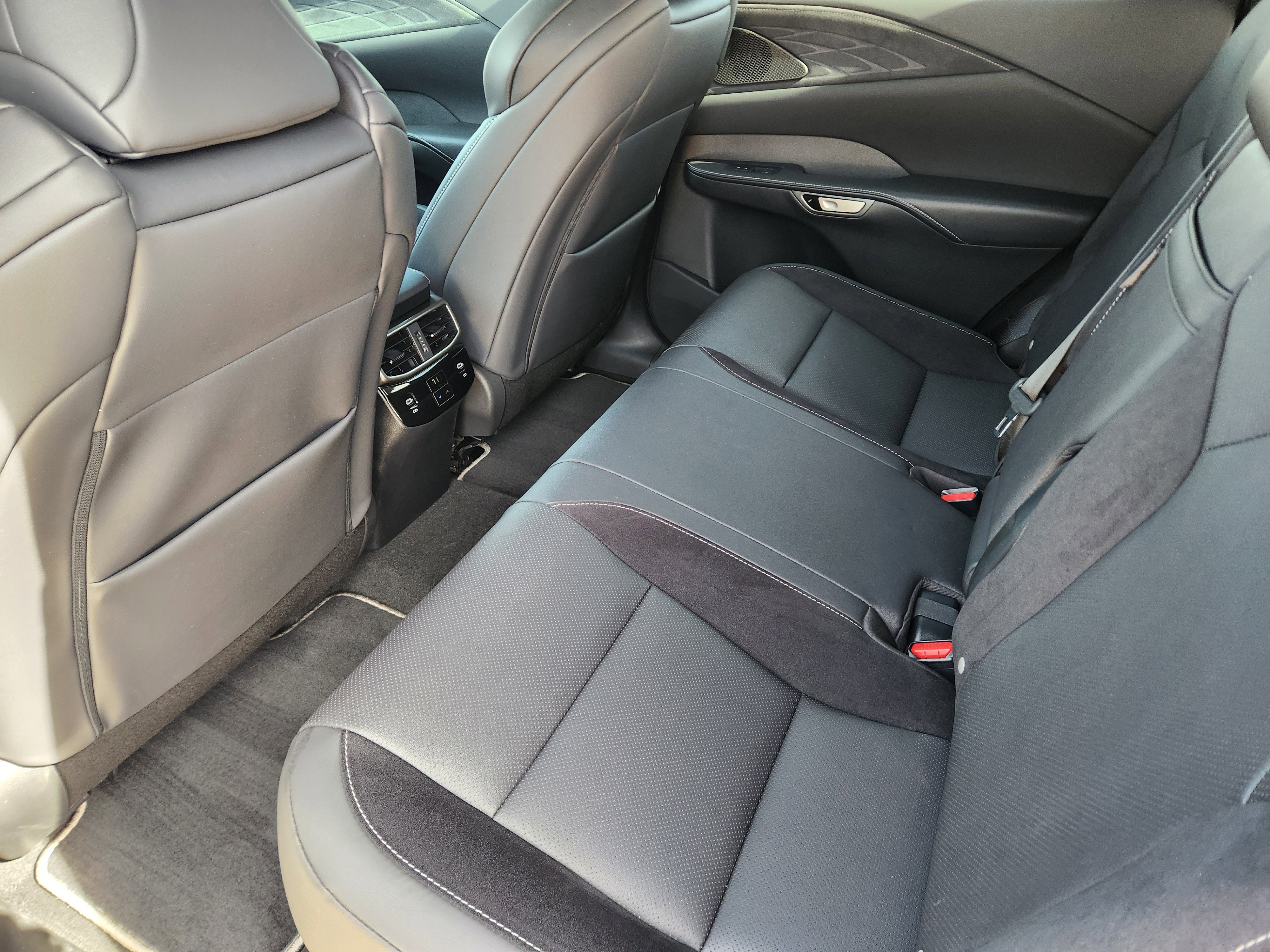 Used 2024 Lexus RX 500h F Sport w/ Accessory Package (K3) image 36