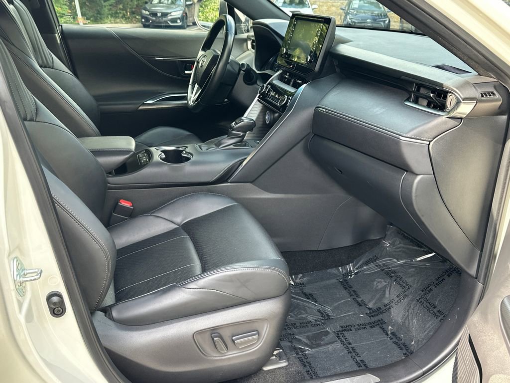 Used 2021 Toyota Venza XLE w/ Softex Package AWD/4WD image 12