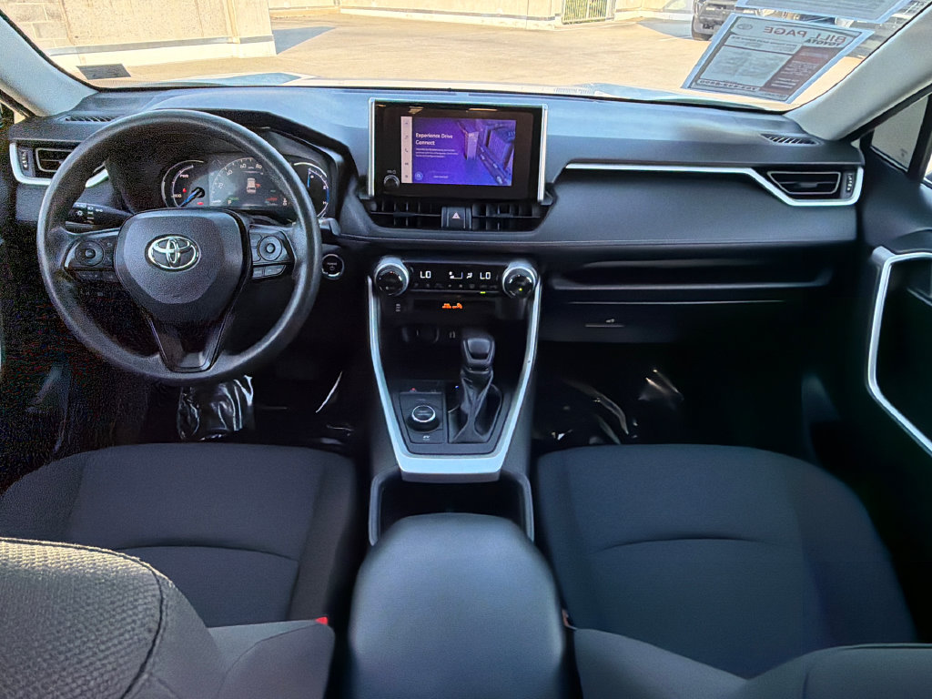 Used 2025 Toyota RAV4 XLE AWD/4WD image 15
