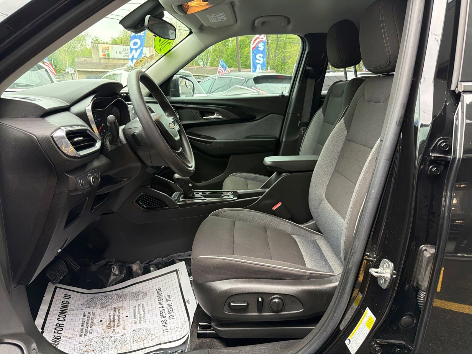 Used 2022 Chevrolet TrailBlazer LT FWD image 18