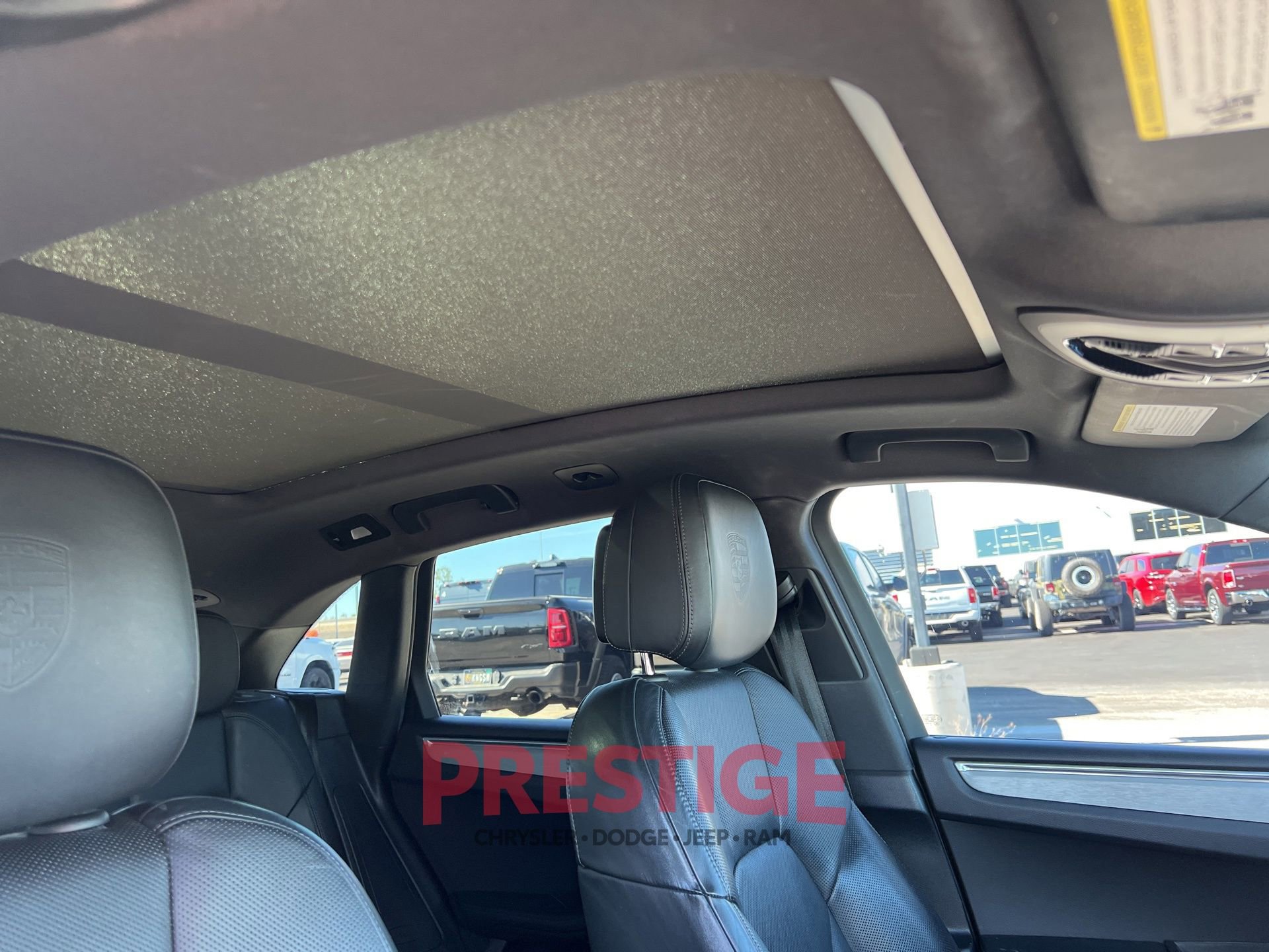Used 2021 Porsche Macan w/ Premium Package Plus AWD/4WD image 25