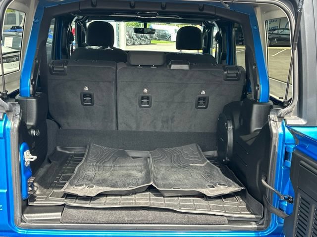 Used 2023 Jeep Wrangler Unlimited w/ Cold Weather Group AWD/4WD image 12