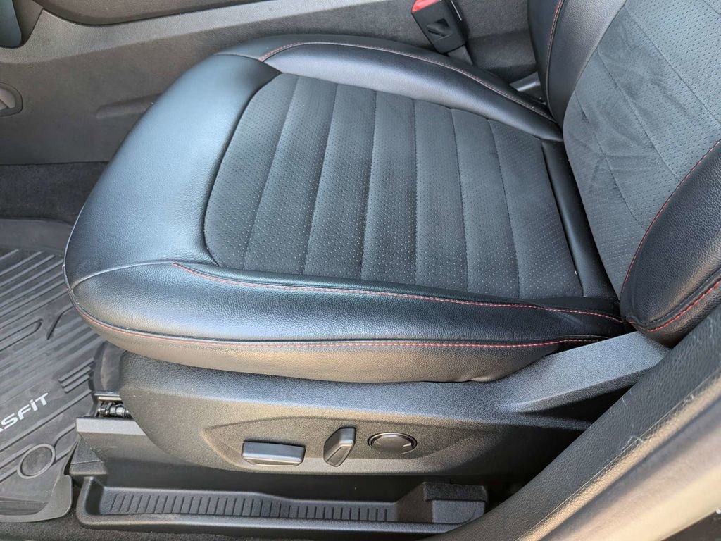 Used 2022 Ford Edge ST-Line image 20