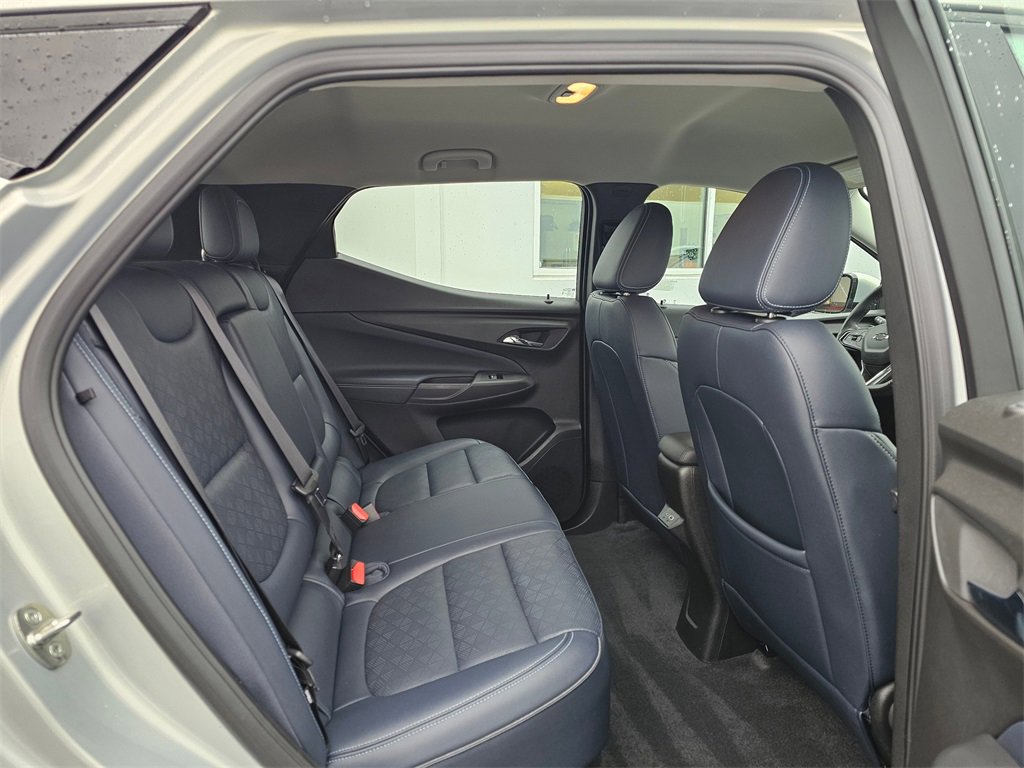 Used 2022 Chevrolet Bolt EUV LT w/ Convenience Package image 13