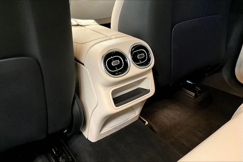 Used 2023 Mercedes-Benz GLC 300 4MATIC image 10