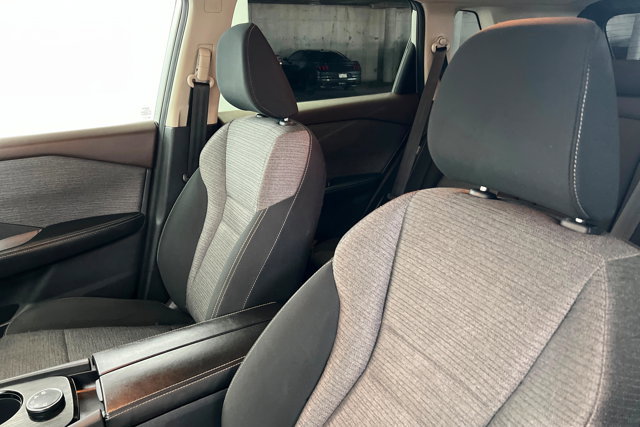 Used 2021 Nissan Rogue SV image 16