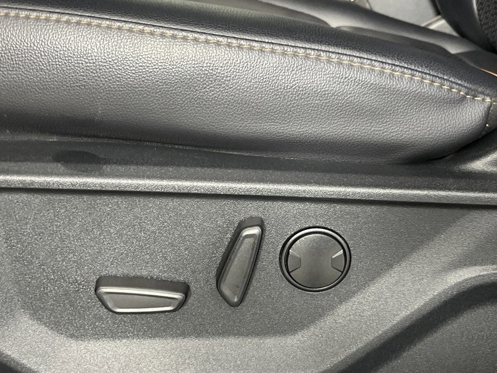 Certified 2025 Ford F350 Lariat image 27