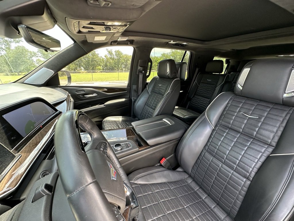 Certified 2023 Cadillac Escalade Sport Platinum w/ LPO, ONYX Package image 12