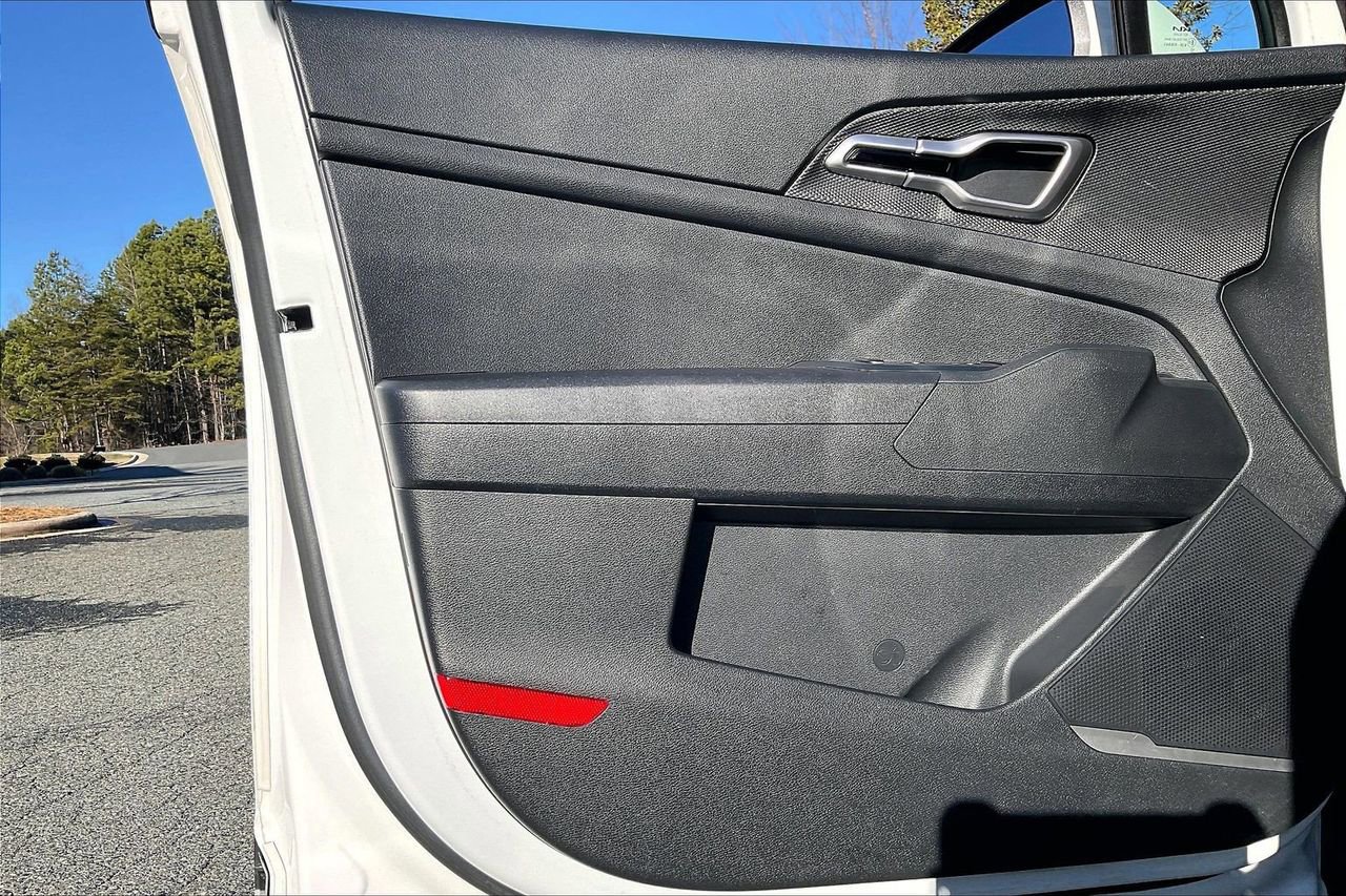 Used 2025 Kia Sportage LX image 25