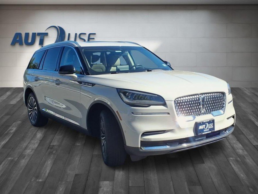 Used 2023 Lincoln Aviator Reserve w/ Equipment Group 201A AWD/4WD image 3