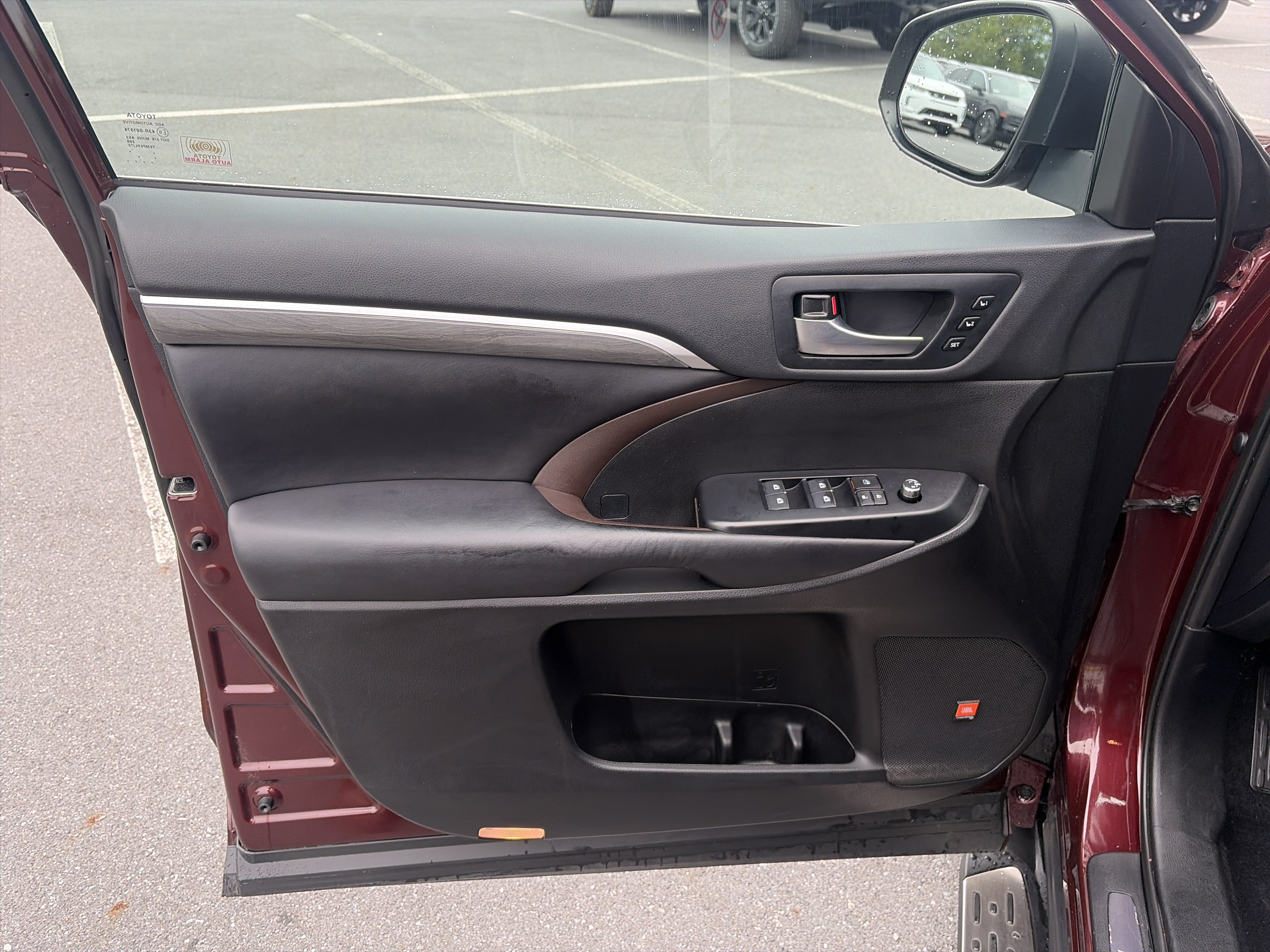 Used 2019 Toyota Highlander Limited AWD/4WD image 16