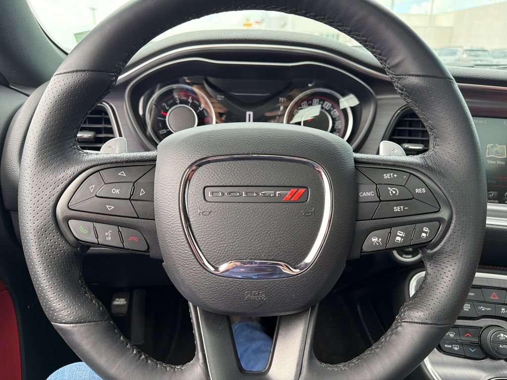 Used 2015 Dodge Challenger R/T Plus RWD image 10